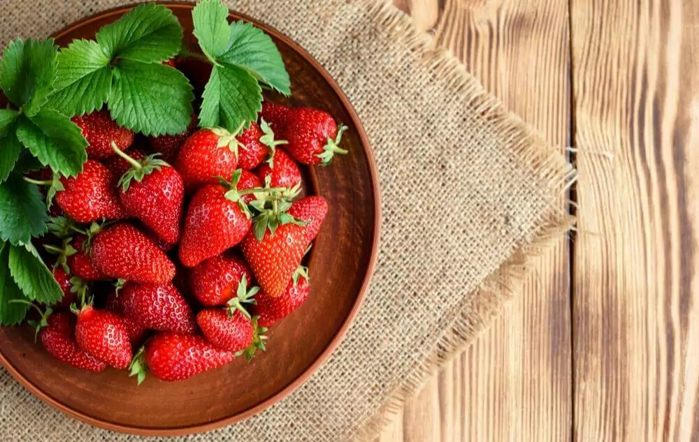 are strawberries acidic or alkaline