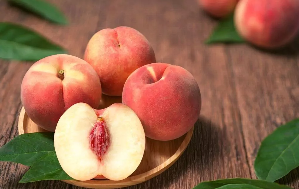 can you eat peach skin while pregnant