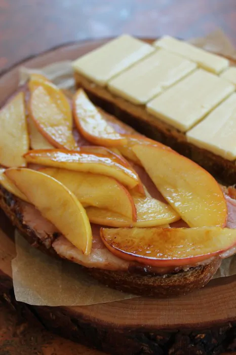 Caramelized Apple + Ham Grilled Cheese