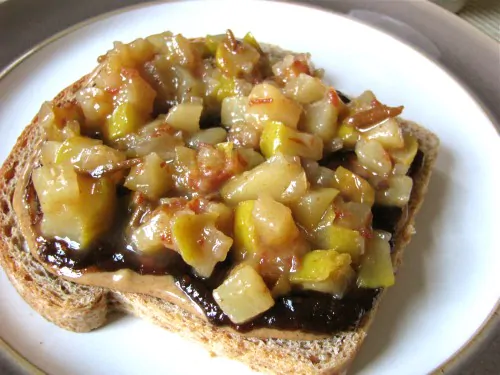 Spiced Pear & Date Chutney