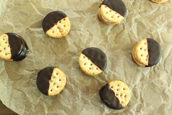 Chocolate-Dipped Peanut Butter Banana Cracker Bites