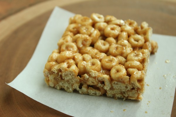 3 Ingredient Peanut Butter & Honey Cereal Bars
