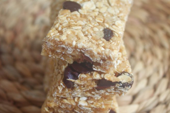 No-Bake Chewy Chocolate Chip Granola Bars {Gluten-Free}
