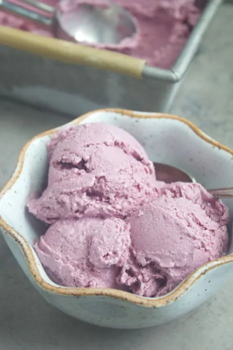 No-Churn Strawberry Ice Cream {vegan}