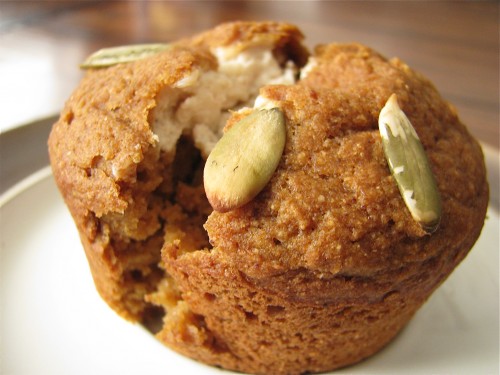 Pumpkin Muffins with Spiced Cream Cheese Filling