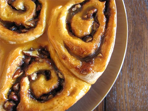 Sweet Potato Pecan Cinnamon Rolls [Vegan]