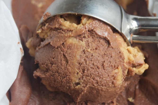 Three Ingredient Peanut Butter Chunk Chocolate “Nice” Cream {vegan, no sugar added}