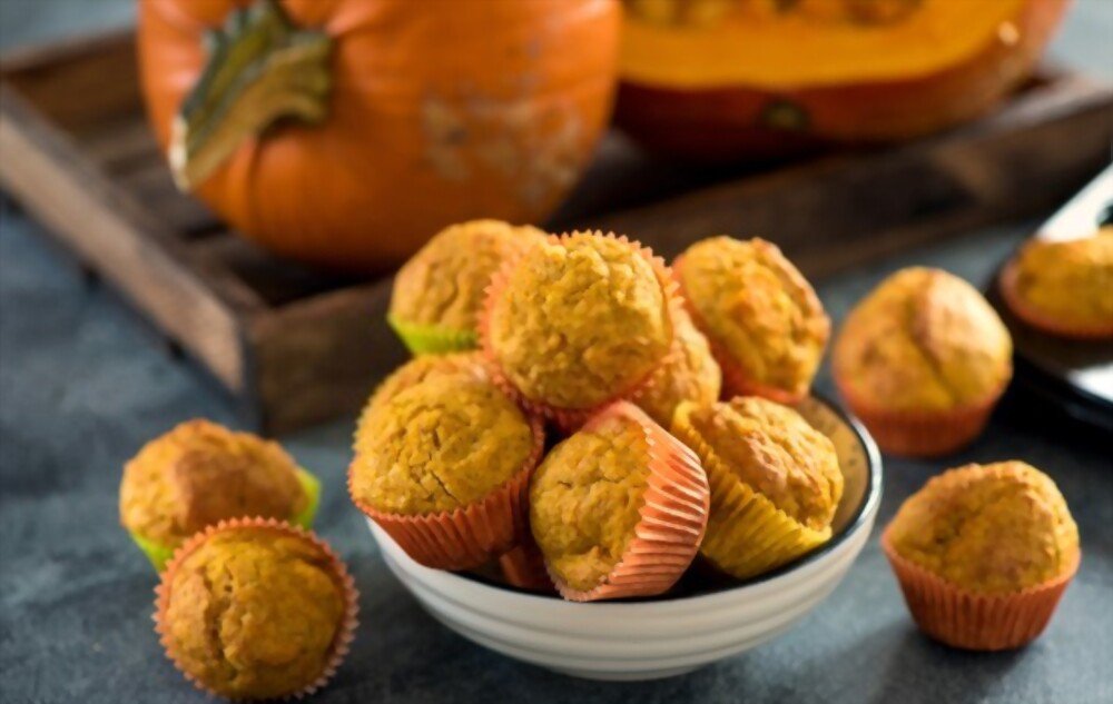 Mini Pumpkin Applesauce Muffins {Toddler Approved}