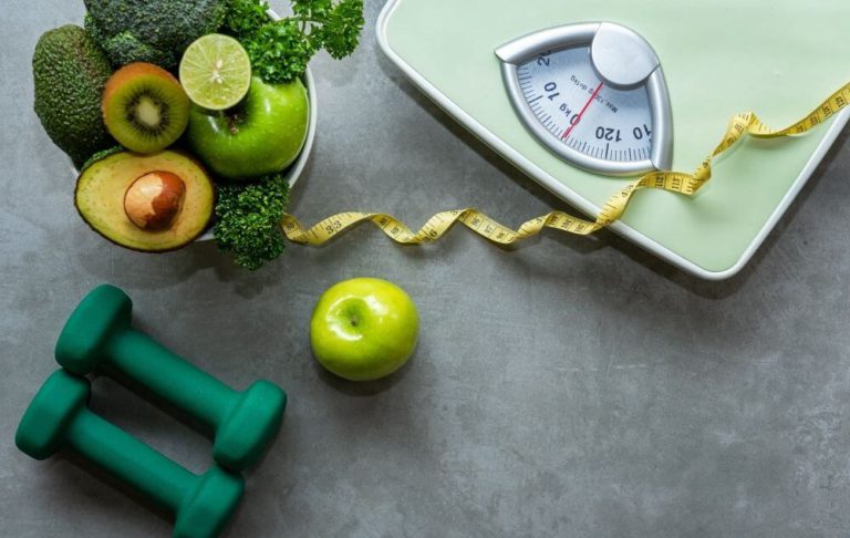 Is Losing 10 Pounds in a Month Healthy?