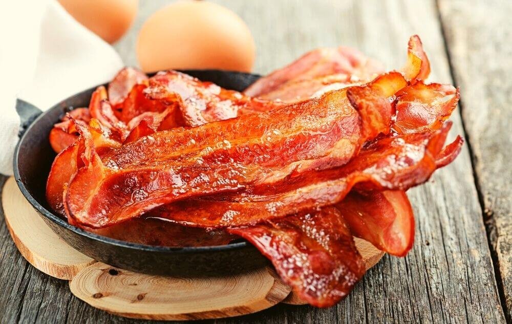 is bacon healthy for breakfast