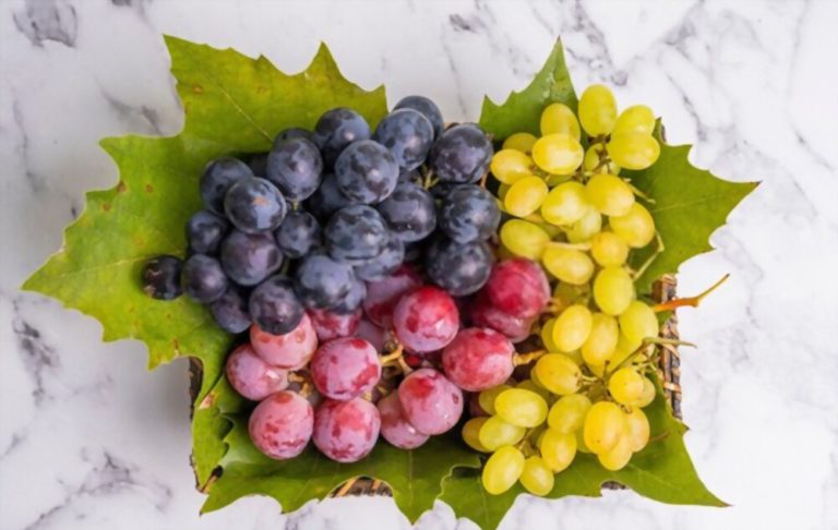 Are Grapes Acidic? Should You Avoid Grapes With Acid Reflux?