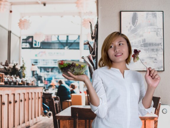 Is It Healthy to Stand Up and Eat? Digestion, Weight Loss & Health Insights