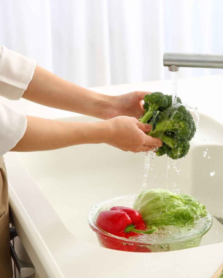 How to Cook Broccoli: 15 Easy Methods (Steaming, Boiling, & Roasting)