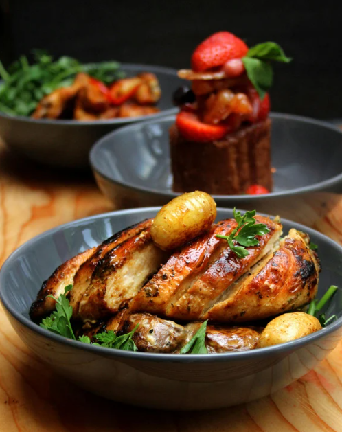 How much protein is in a chicken breast per ounce